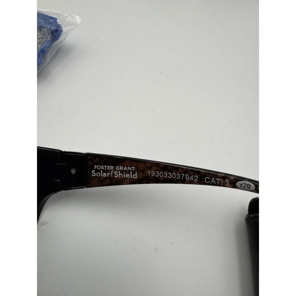 Sunglasses‎ lot plus two cases